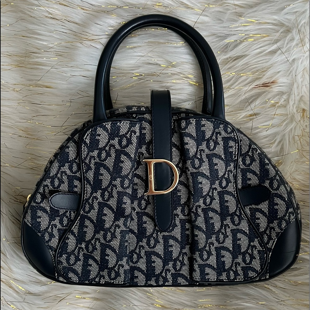 🔴SOLD🔴
AUTHENTIC CHRISTIAN DIOR
Diorissimo Mini Double Saddle Bowler Bag